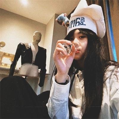 面纱下的足球杯